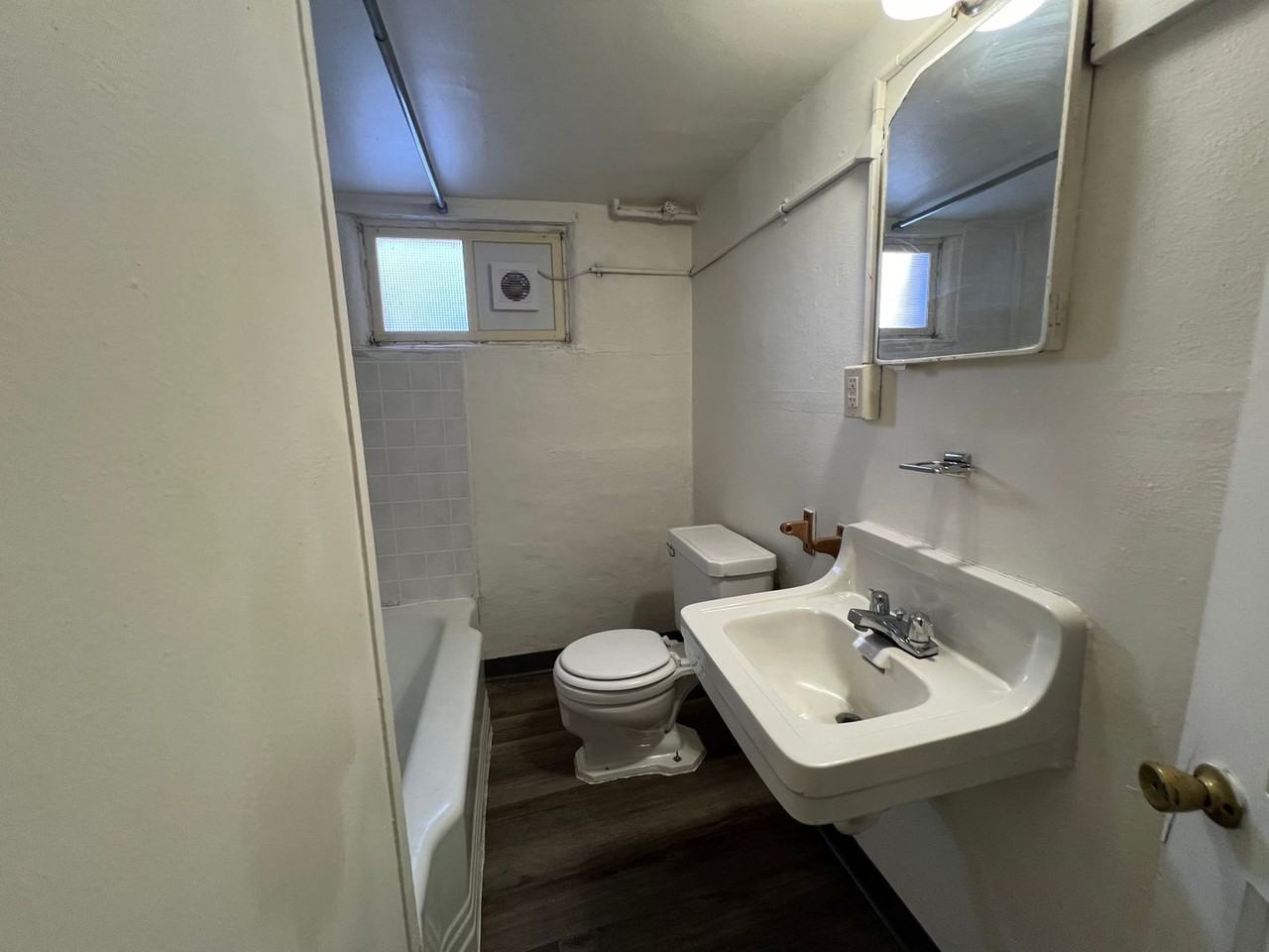 916 1/2 E Flint St - Photo 6 of 6