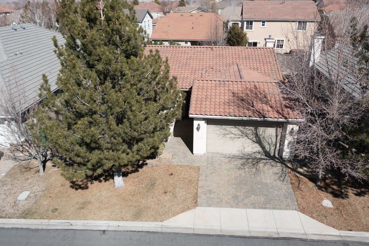 521 Beckfield Ct - Photo 2 of 40