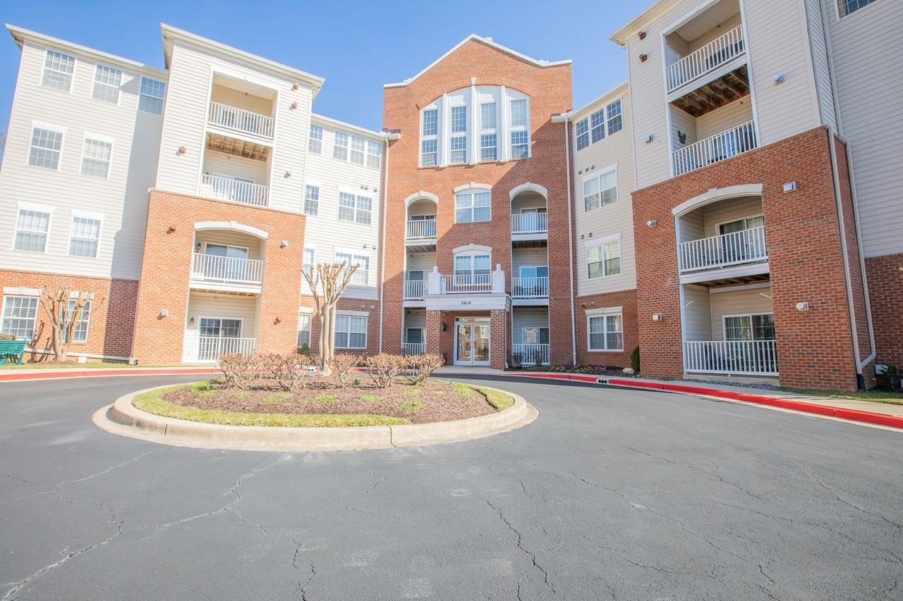 2610 Chapel Lake Dr - Photo 3 of 22