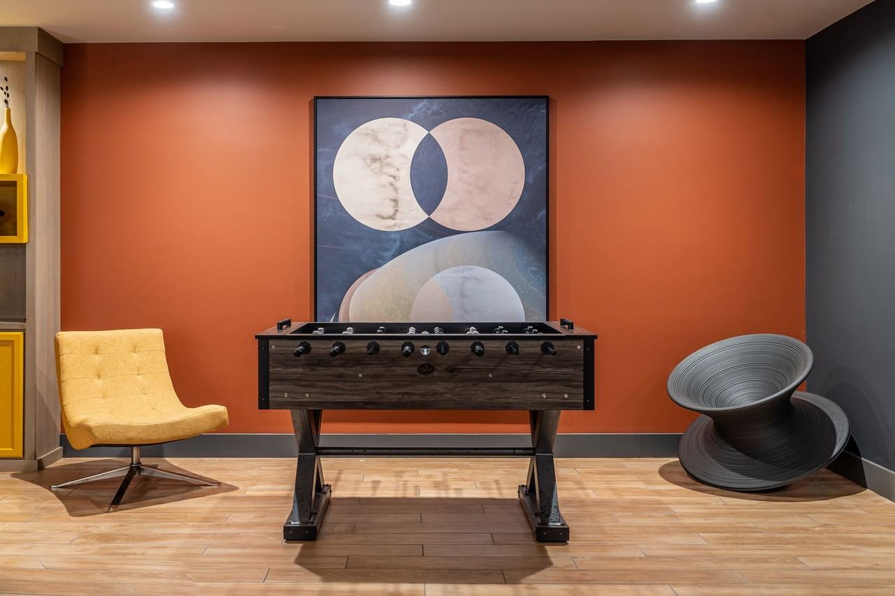 Luna on Pine - Photo 5 of 18