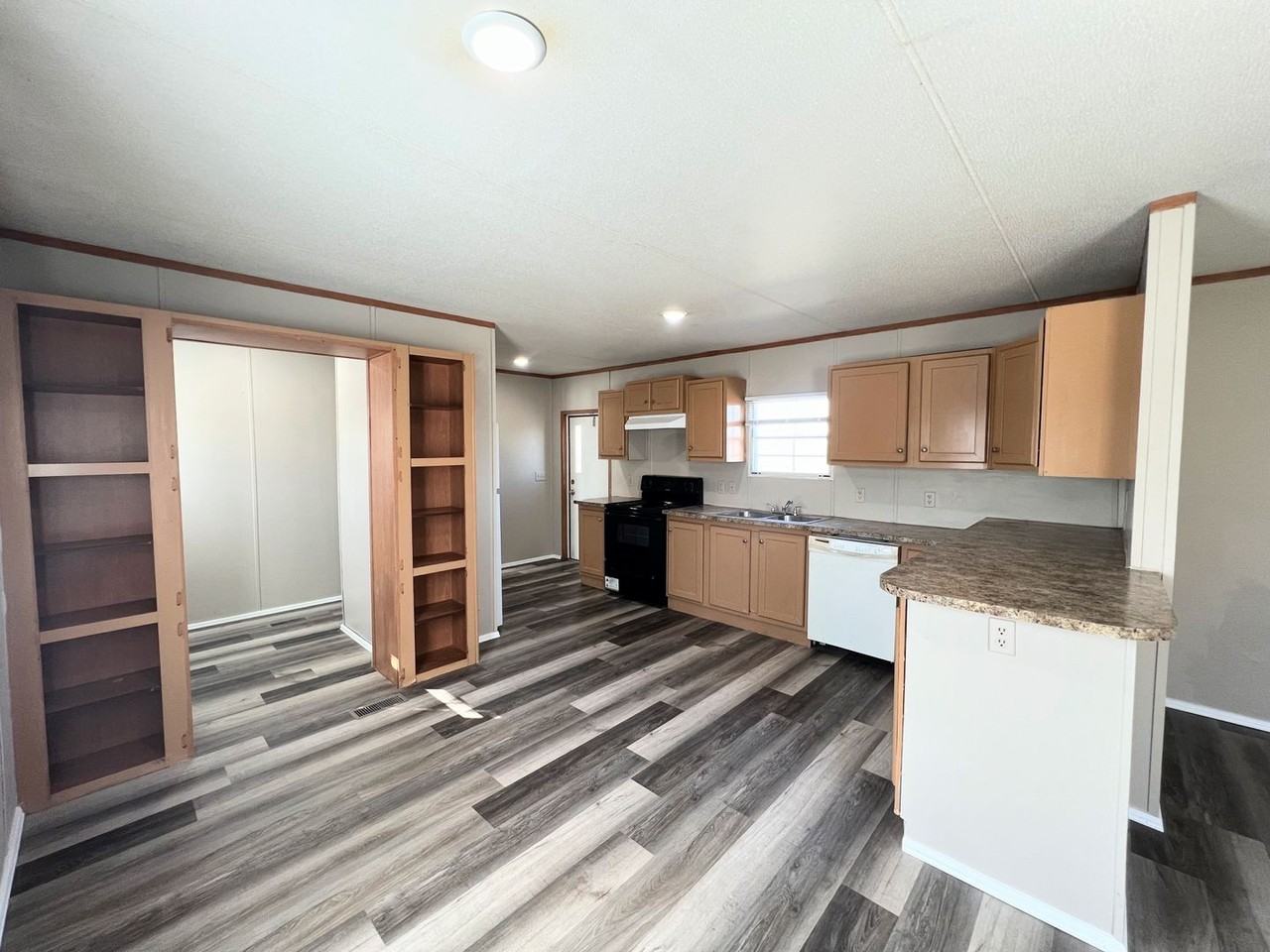 14369 Harvey Dr - Photo 2 of 11