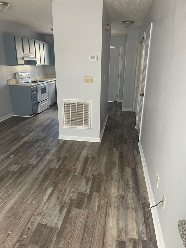 100 Autumn Creek Ln - Photo 2 of 21