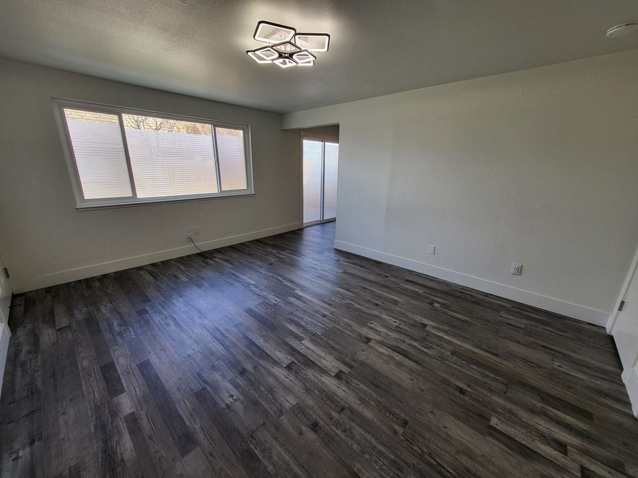 3410 Woodside Dr #30B - Photo 3 of 8