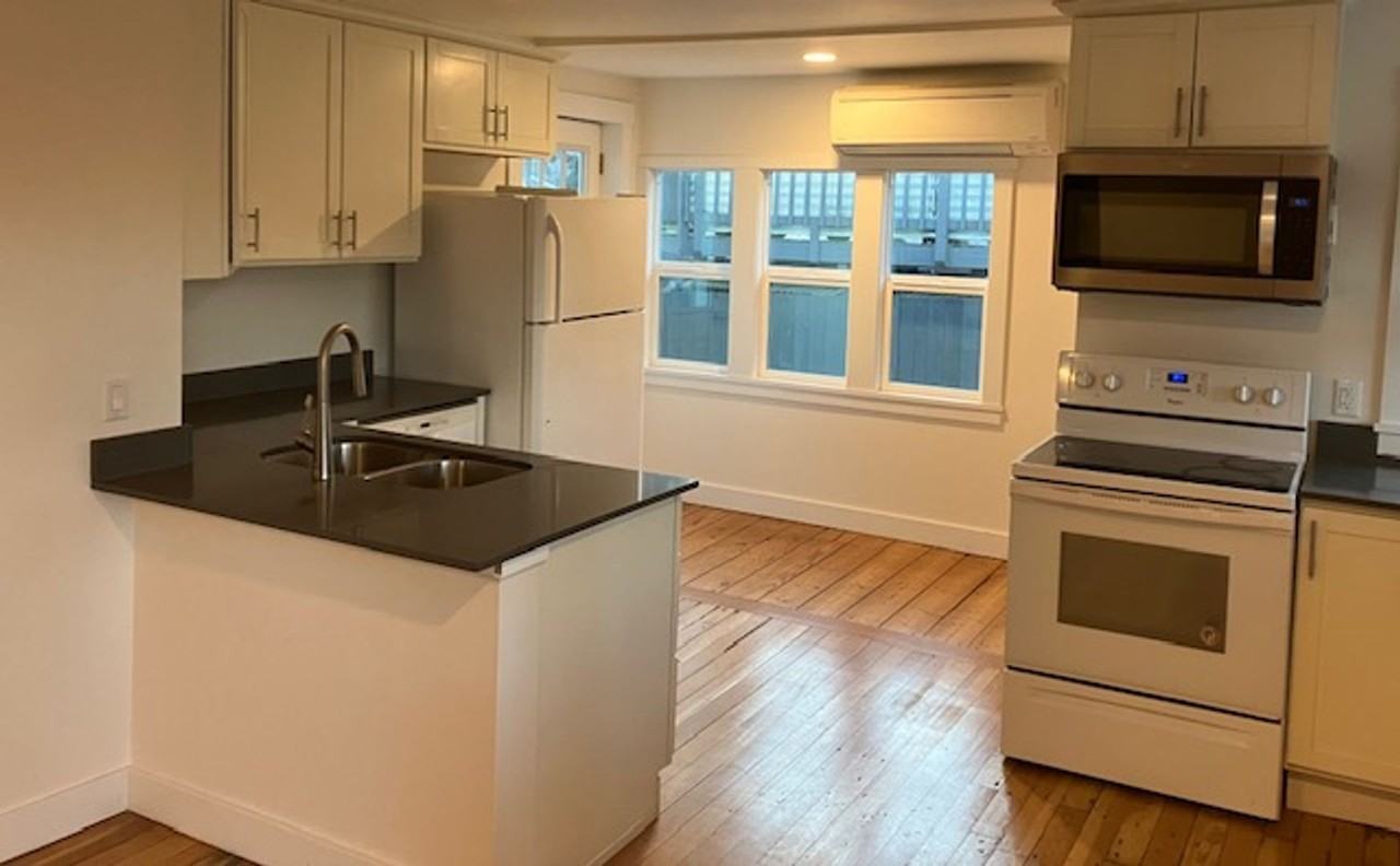 1651 Sw 114th St - Photo 2 of 11