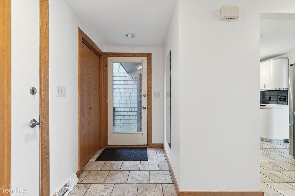 8341 Decoy Run - Photo 2 of 40