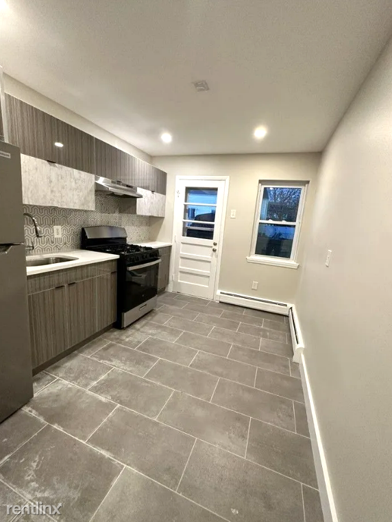 501 Rahway Ave - Photo 3 of 9