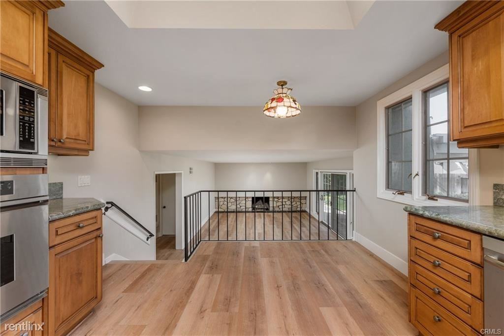 2836 Nevis Cir - Photo 2 of 18