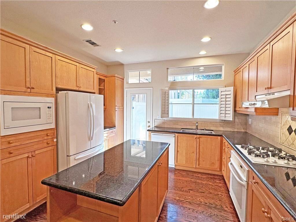12 San Clemente - Photo 2 of 19