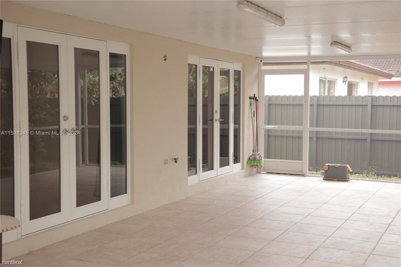 27953 Sw 136th Pl - Photo 2 of 4