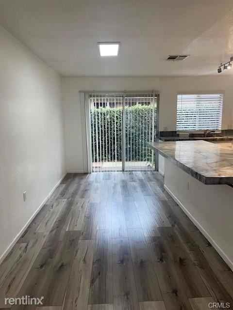 517 S Hewes St #A - Photo 2 of 13
