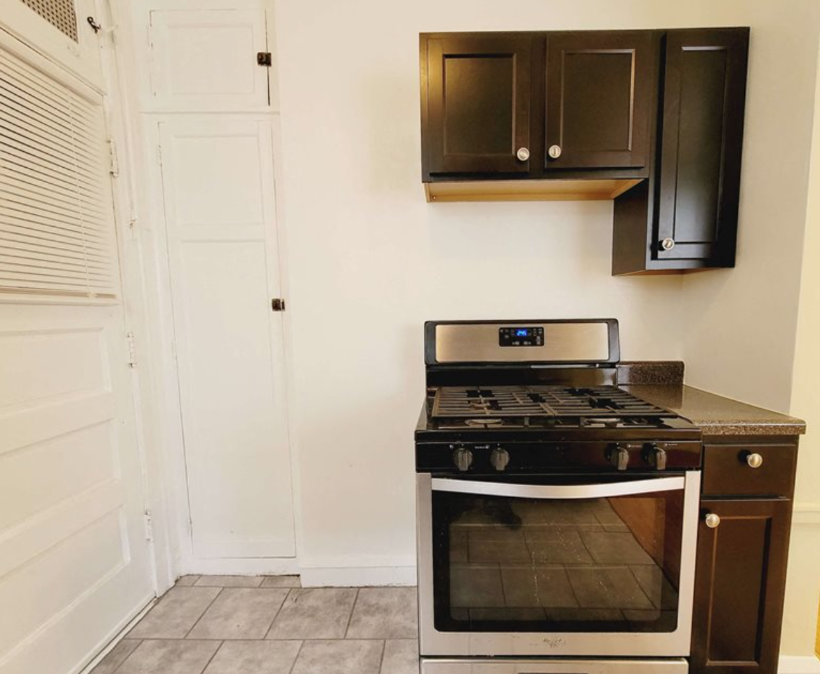 4133 W Cullom Ave #D2 - Photo 3 of 16