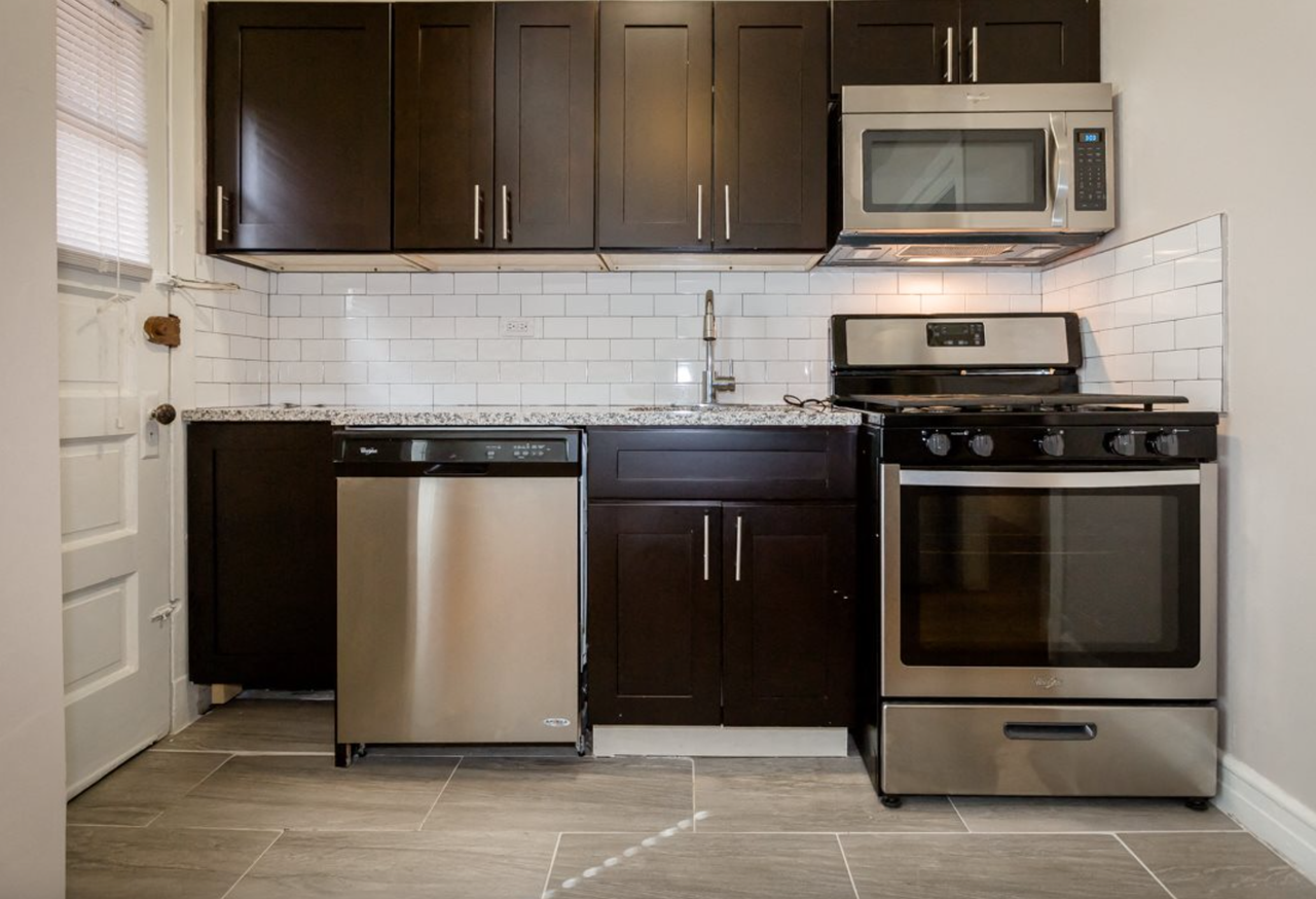 1441 W Lunt Ave #1N - Photo 2 of 7