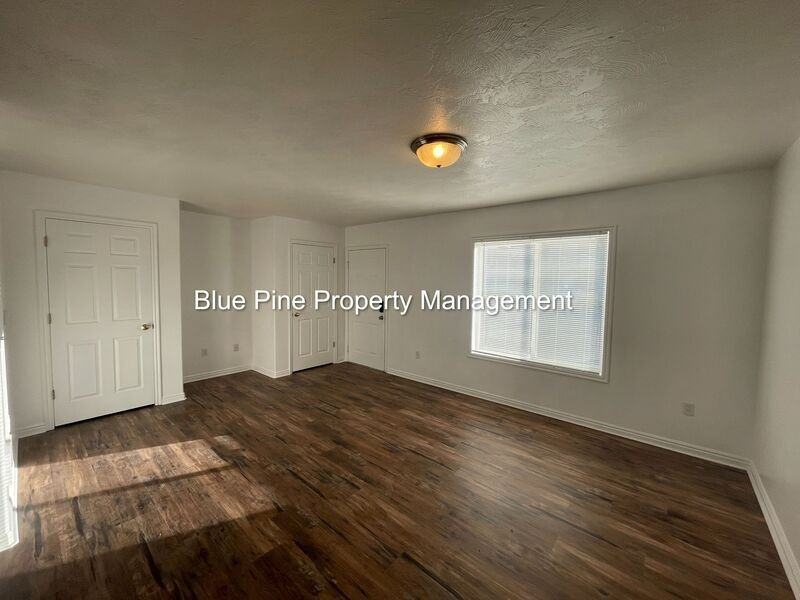 139 Stockham Blvd #2 - Photo 3 of 9
