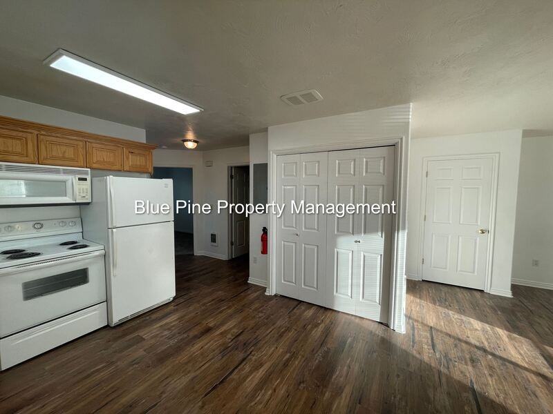 139 Stockham Blvd #2 - Photo 4 of 9