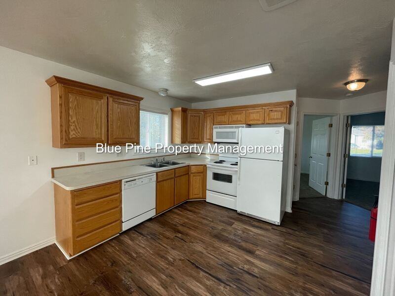 139 Stockham Blvd #2 - Photo 5 of 9