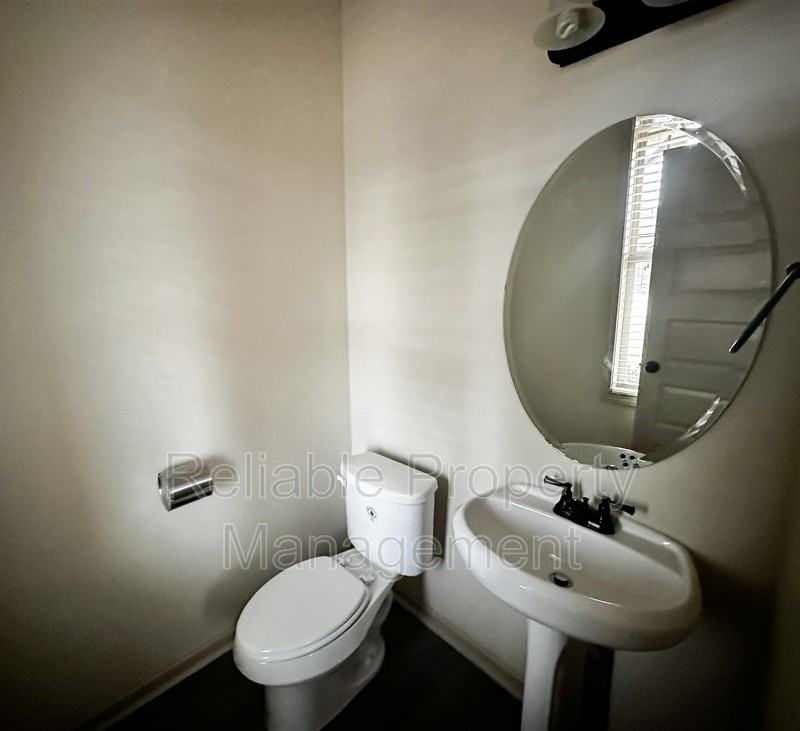 198 Balboa Pkwy - Photo 7 of 13