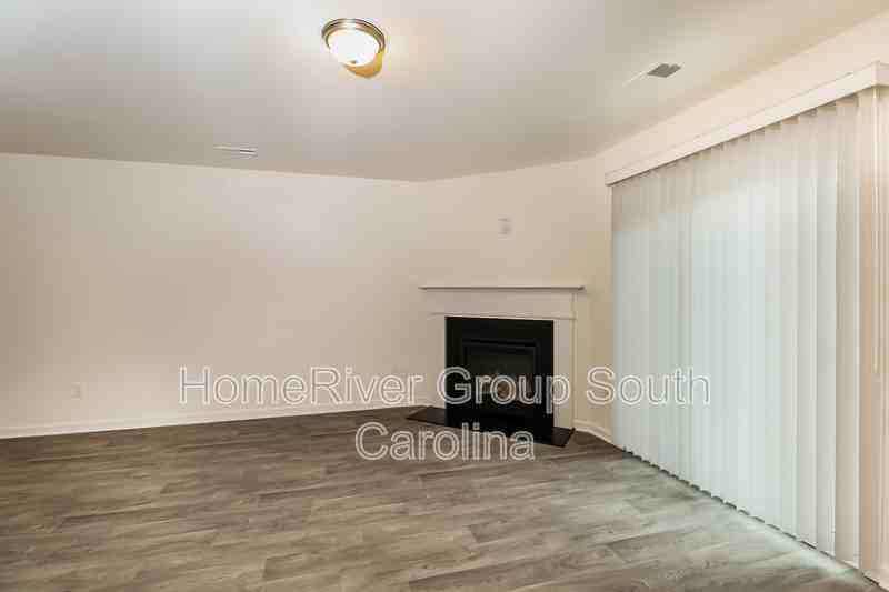 1095 Crescent Moon Loop - Photo 3 of 20