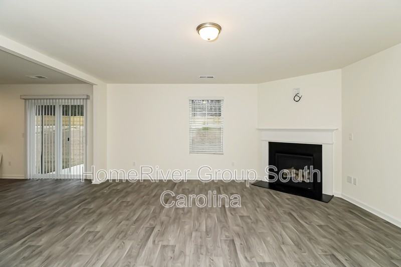 131 Carriagebrook Cir - Photo 3 of 20