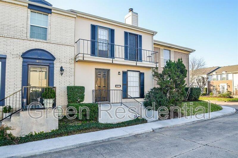 18111 Heritage Ln - Photo 3 of 26