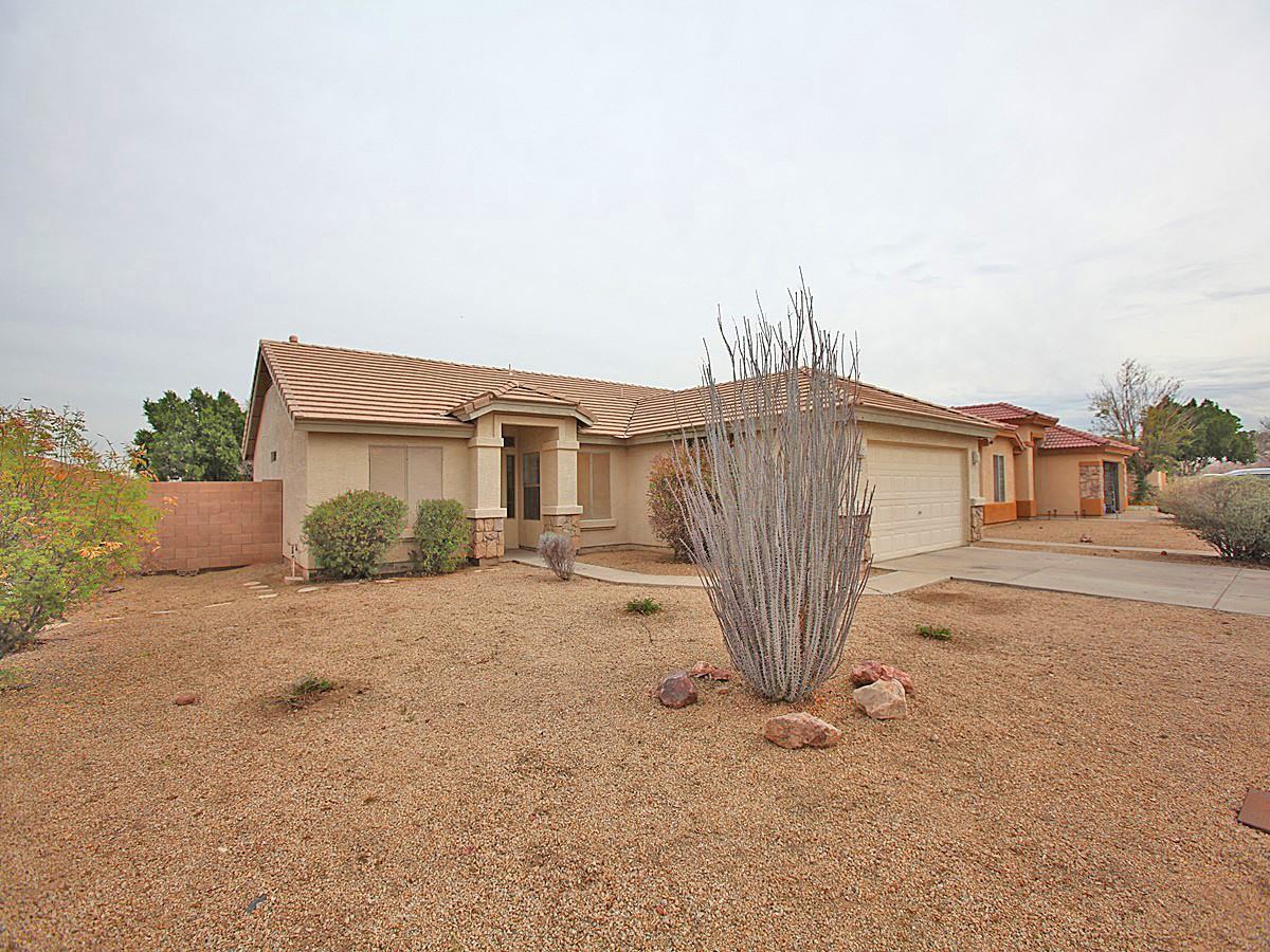 8058 W Watkins St - Photo 2 of 14