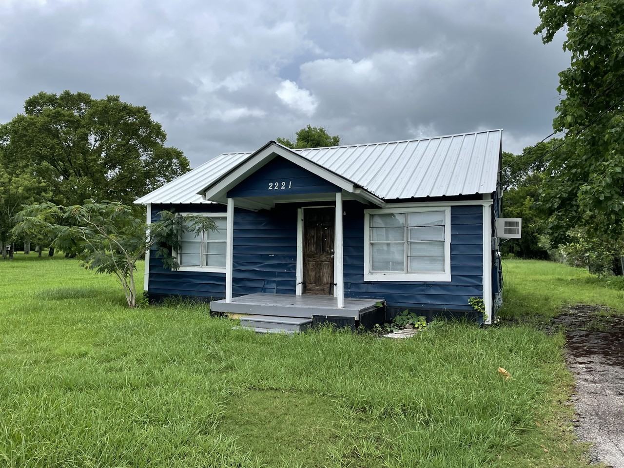 2221 Norma St - Photo 2 of 17