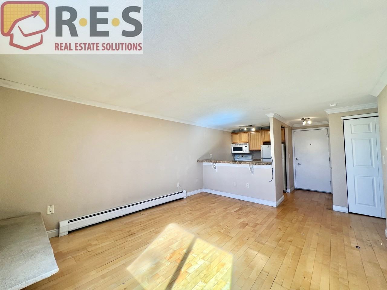 1125 N Washington St #502 - Photo 3 of 8