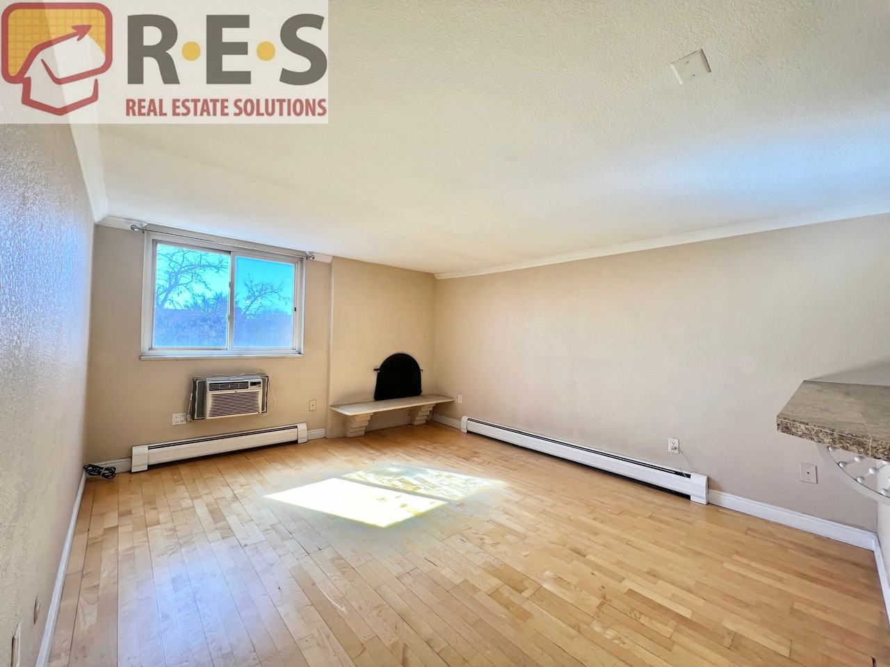 1125 N Washington St #502 - Photo 4 of 8