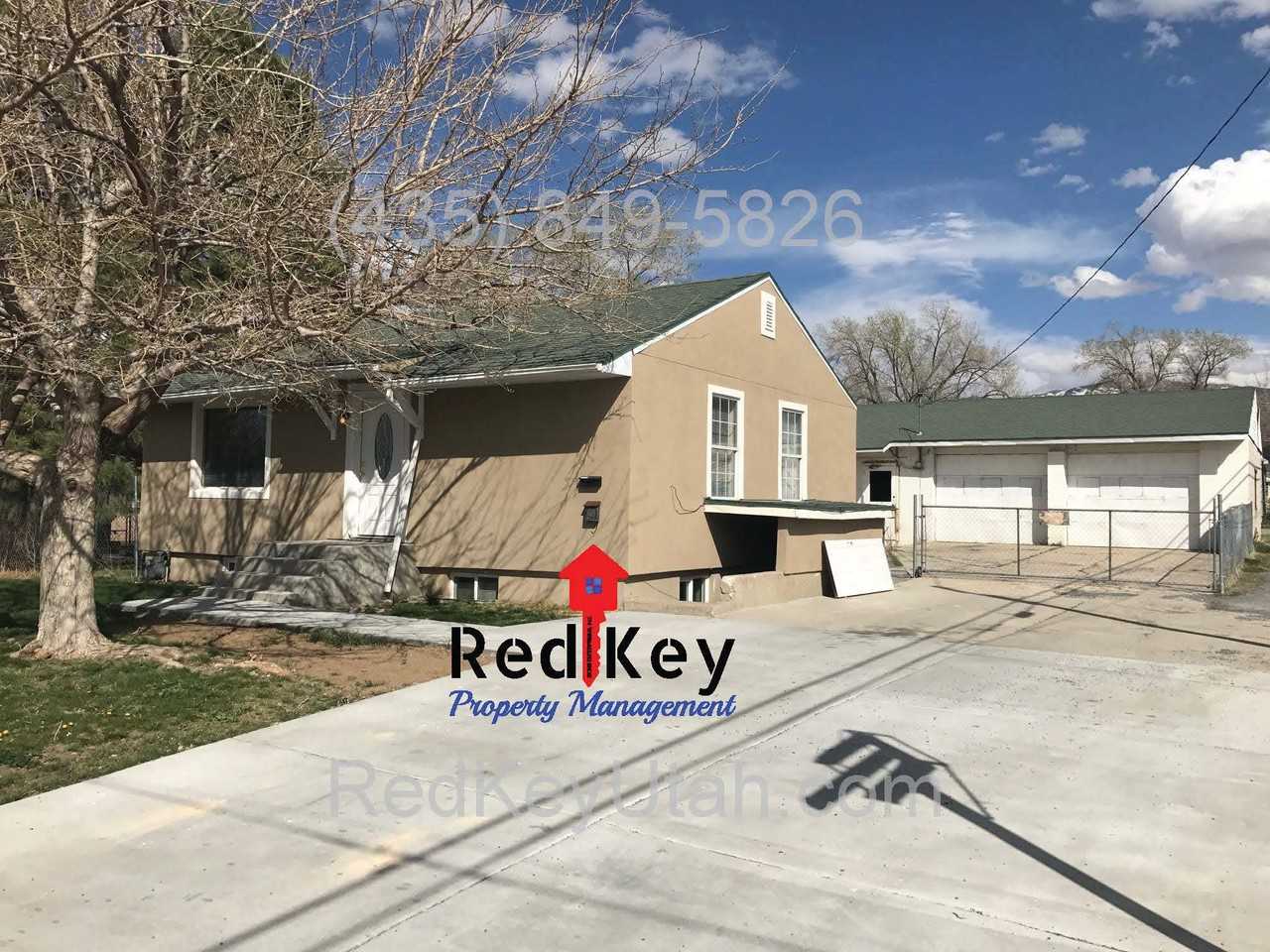 210 N Broadway St - Photo 2 of 4