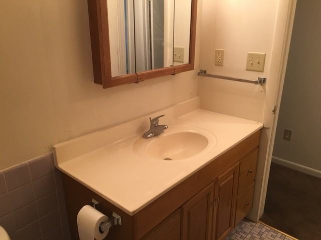 805 Greenbrier Rd - Photo 3 of 8