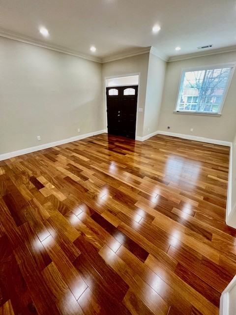 960 Wallace Dr - Photo 2 of 18