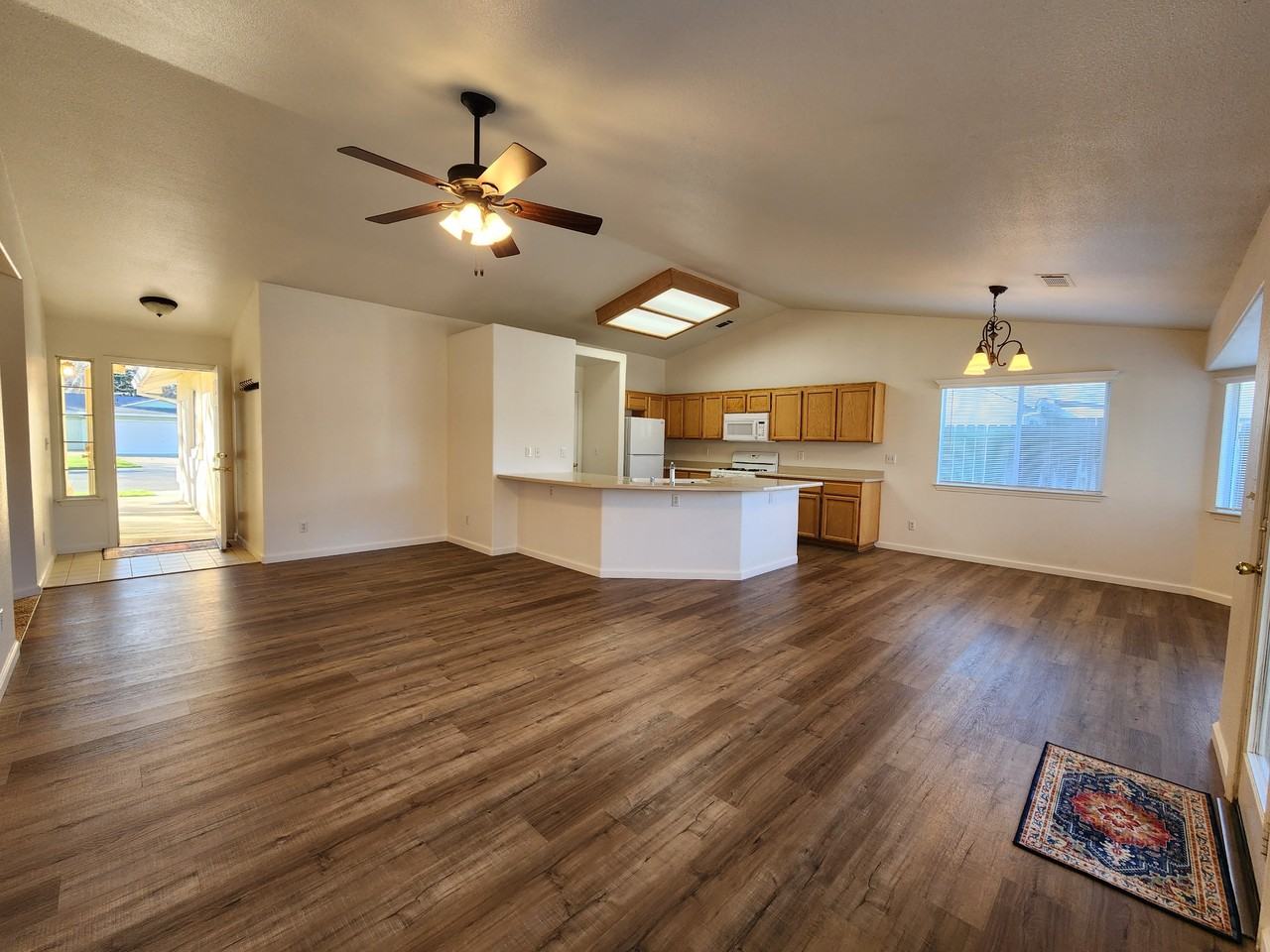 299 Pinon Way - Photo 2 of 21