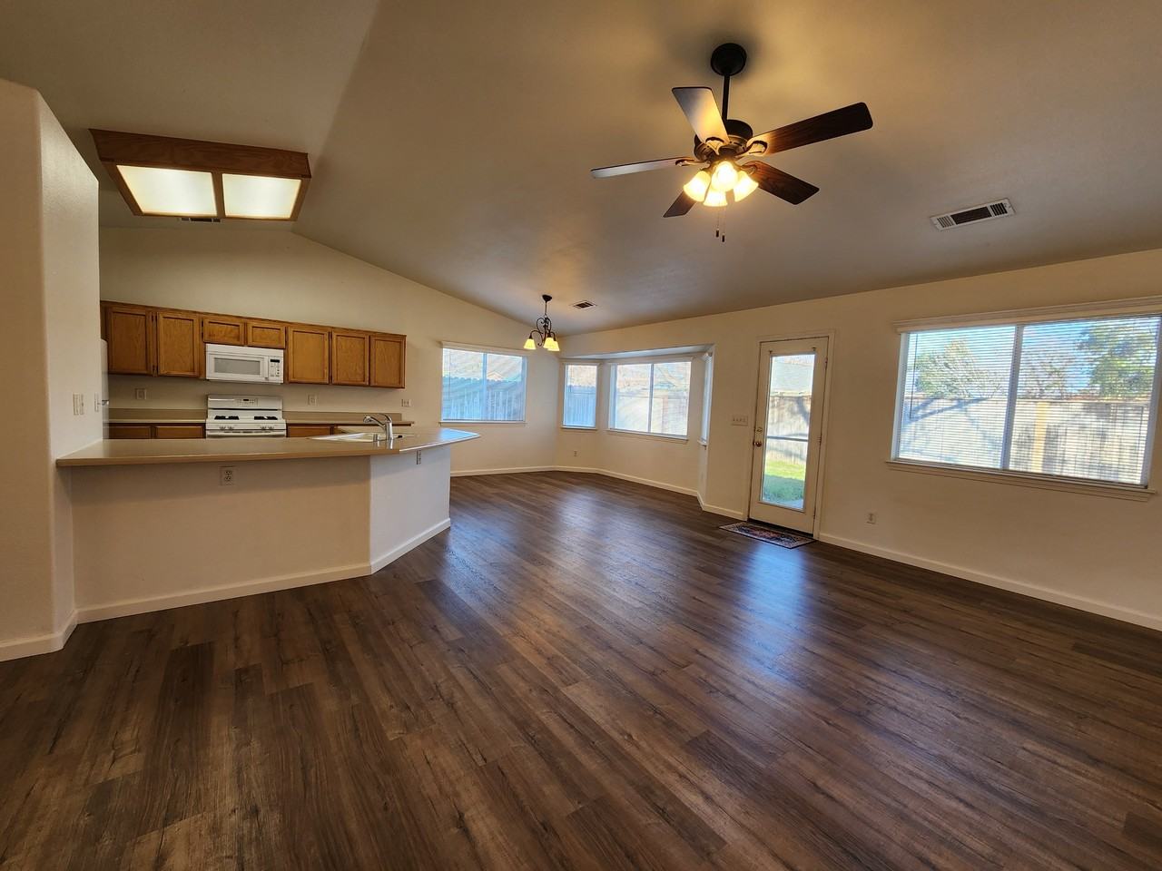 299 Pinon Way - Photo 3 of 21