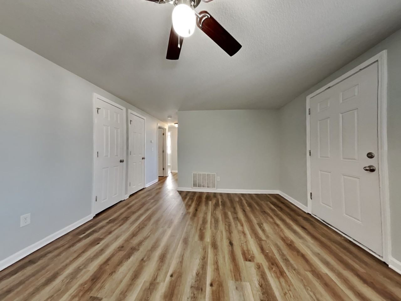 327 Woods St - Photo 2 of 20