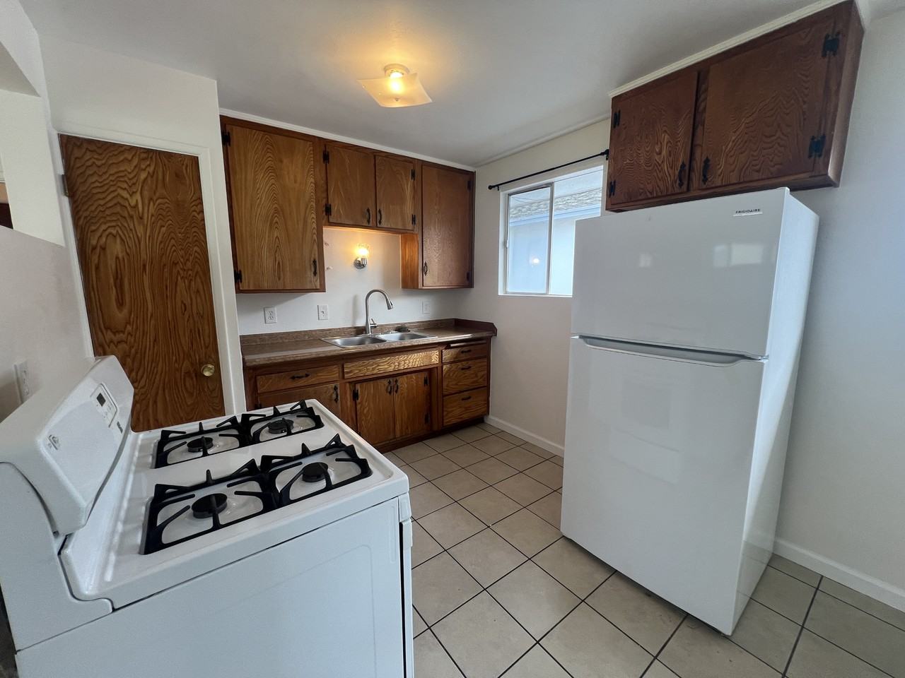 409 W Hickory Ave - Photo 3 of 9