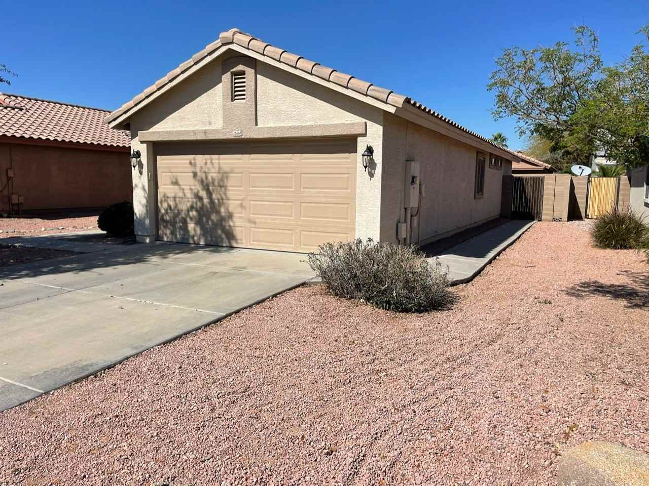 16668 W Paradise Ln - Photo 2 of 22