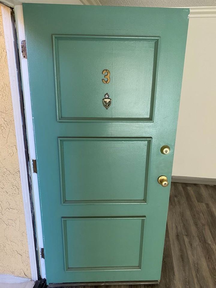 cen144 - Photo 2 of 44