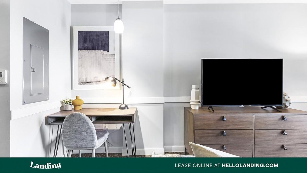 335 W 9th St - Photo 3 of 28