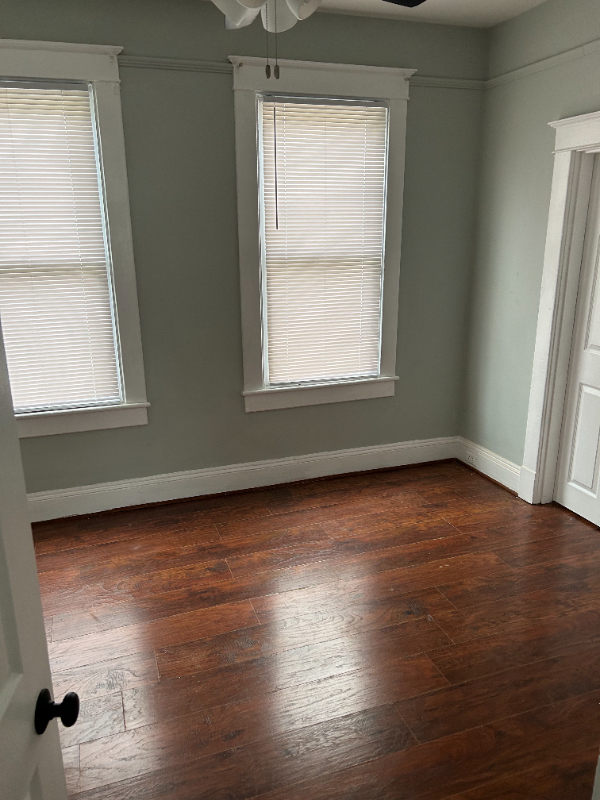 1012 26th St - Photo 3 of 5