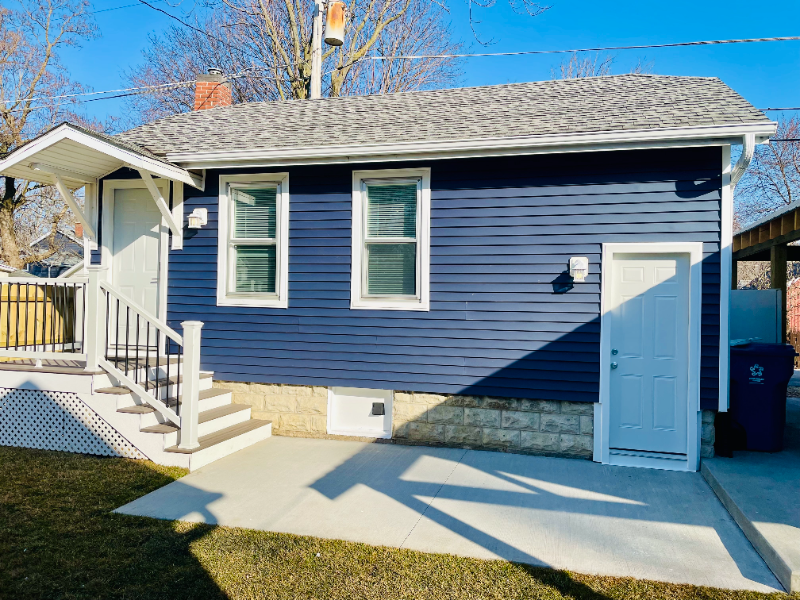 744 1/2 E Main St - Photo 3 of 7