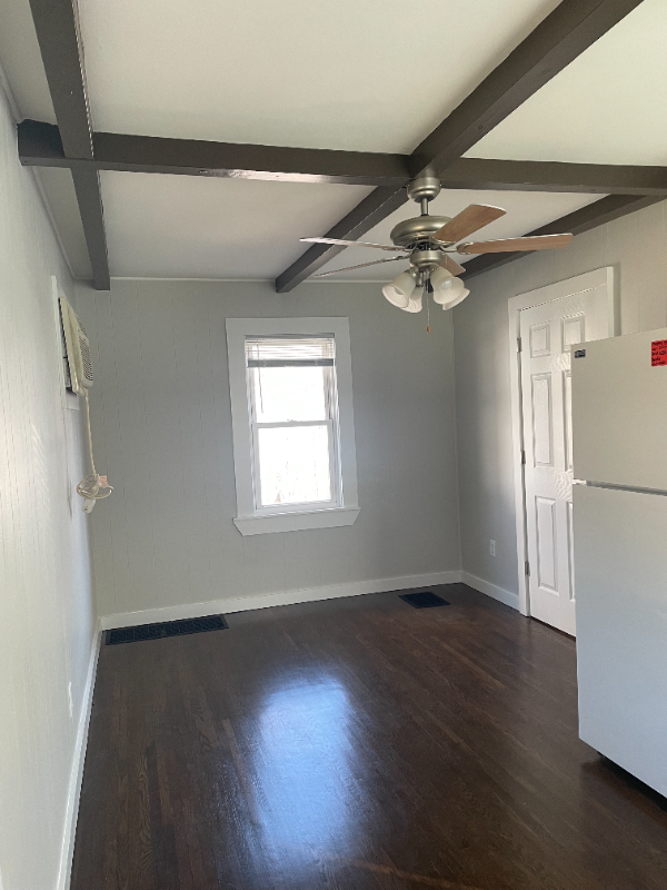 744 1/2 E Main St - Photo 4 of 7