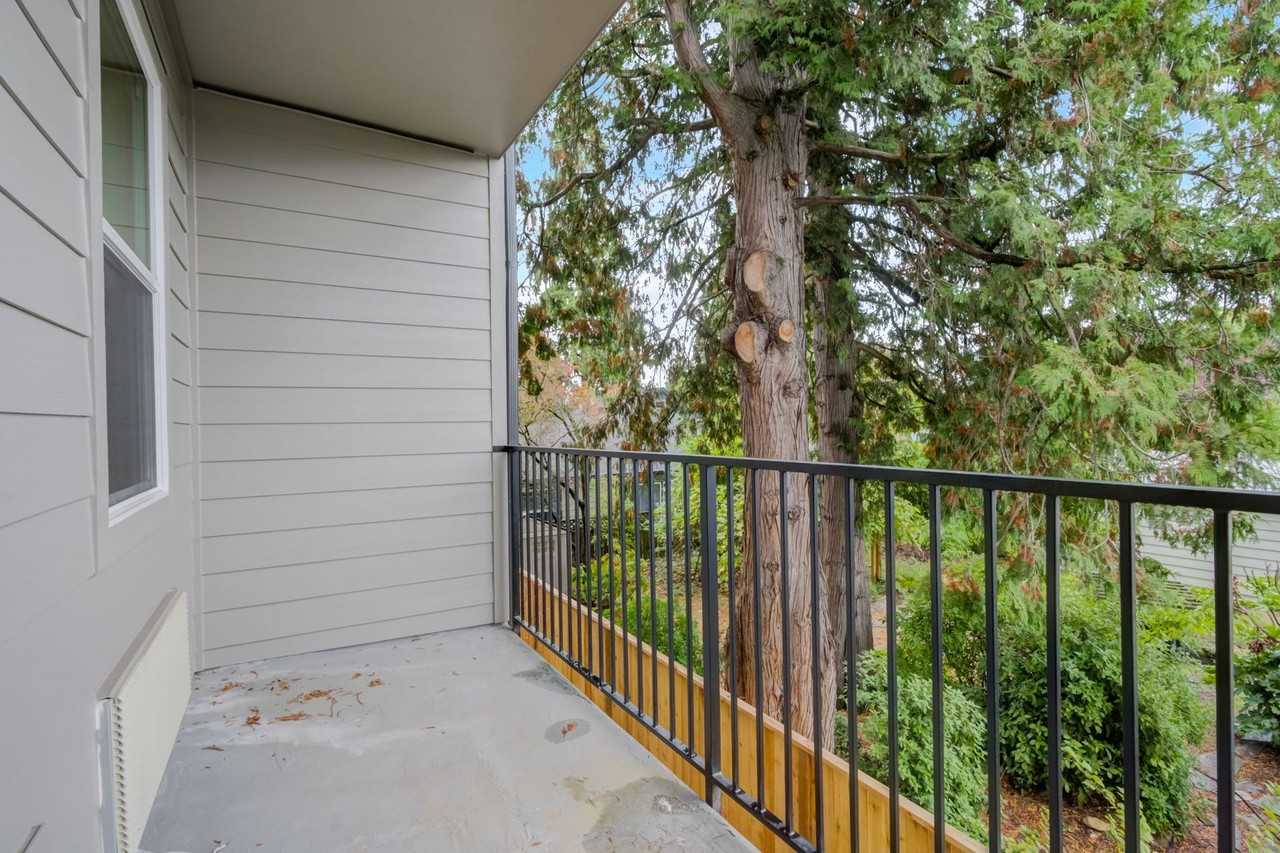 6115 Ne Multnomah St #2 - Photo 7 of 37