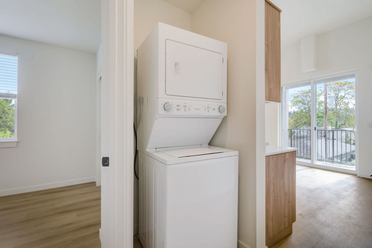 6115 Ne Multnomah St #6 - Photo 7 of 39