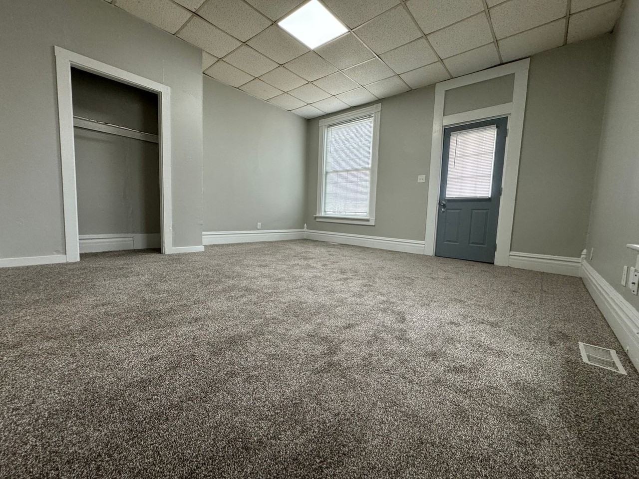 810 N 11th St - Photo 2 of 10