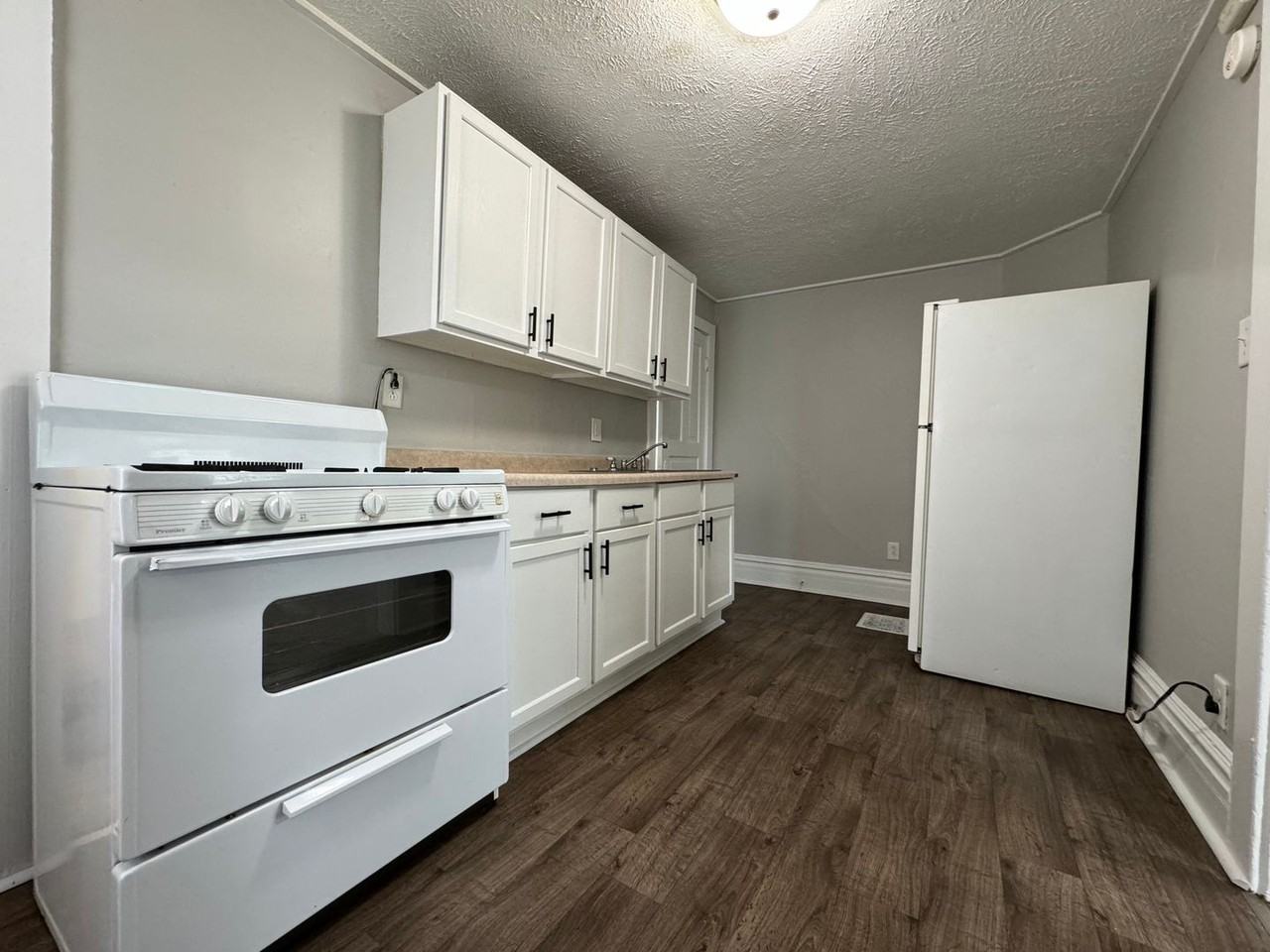 810 N 11th St - Photo 4 of 10