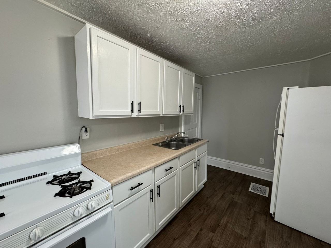 810 N 11th St - Photo 7 of 10