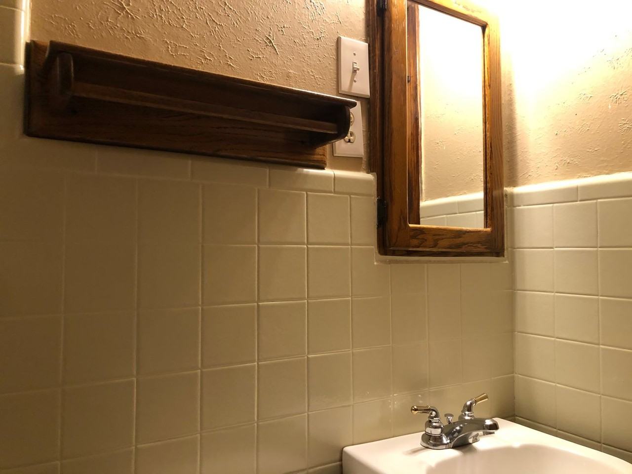 4000 4000 Townsend Drive (Front House) - Photo 2 of 20
