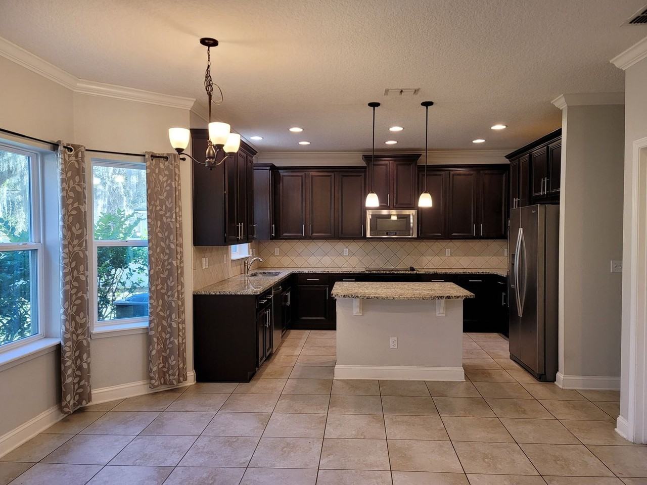 12198 Ridge Crossing Way - Photo 3 of 13