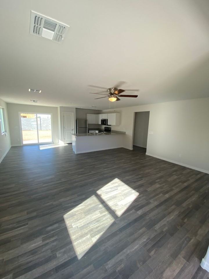2042 E Julian Dr - Photo 3 of 16