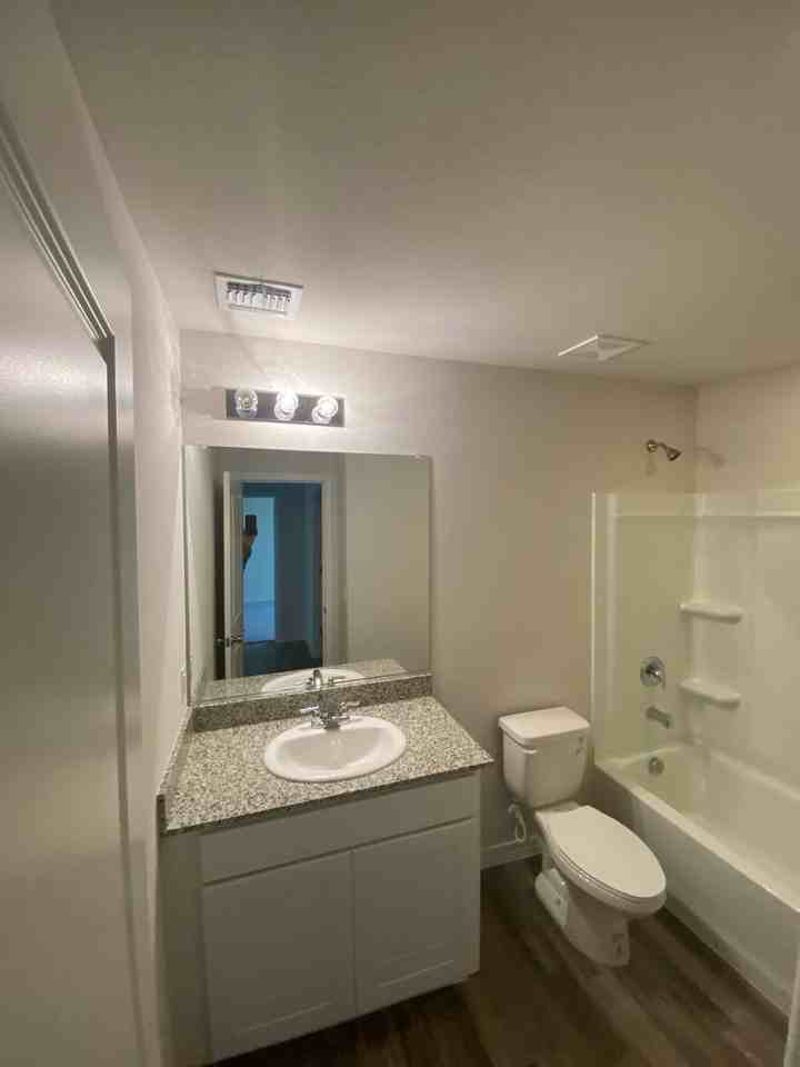 2042 E Julian Dr - Photo 6 of 16