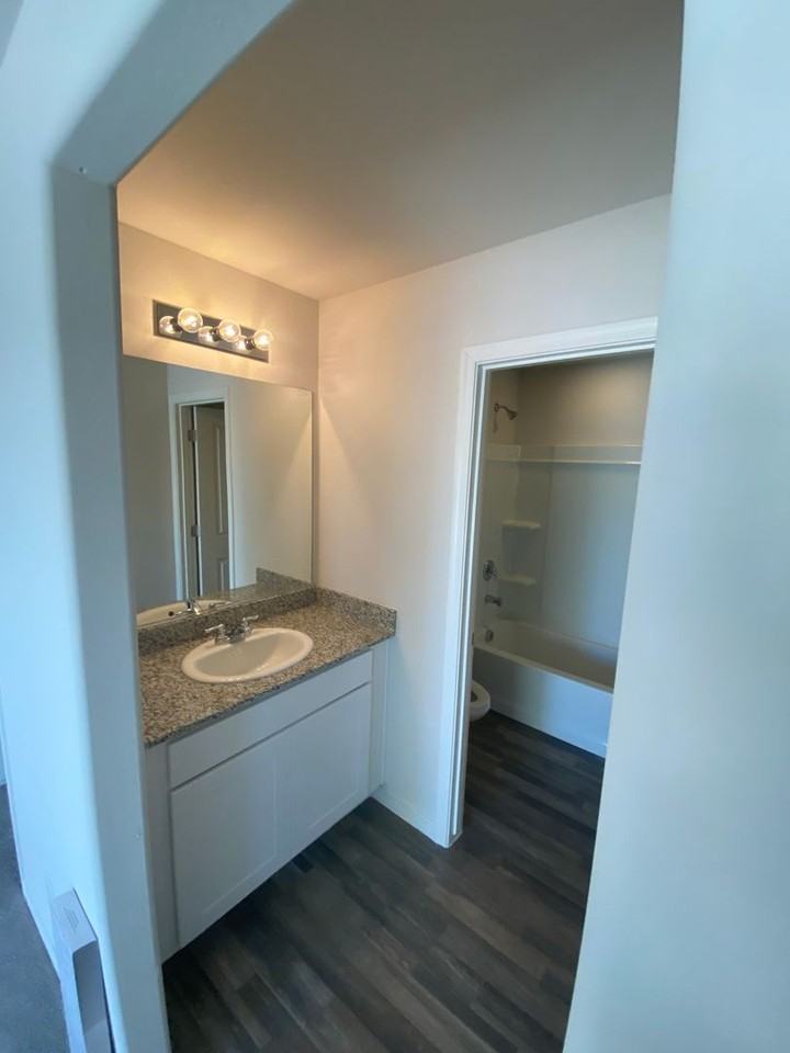 2042 E Julian Dr - Photo 7 of 16